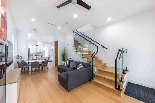 2975 42Nd Avenue E, Vancouver, BC 