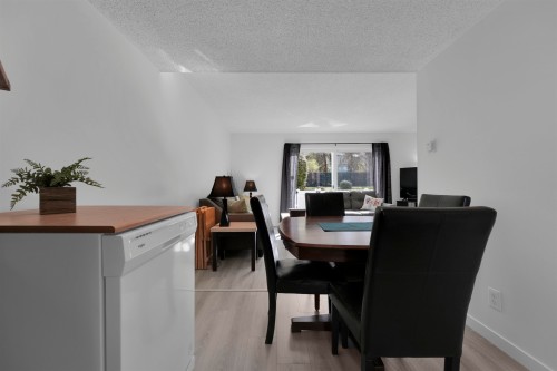 25-315 Schoolhouse Street, Coquitlam, BC - Indoor Photo Showing Dining Room