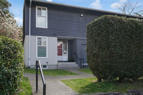 25-315 Schoolhouse Street, Coquitlam, BC - Outdoor