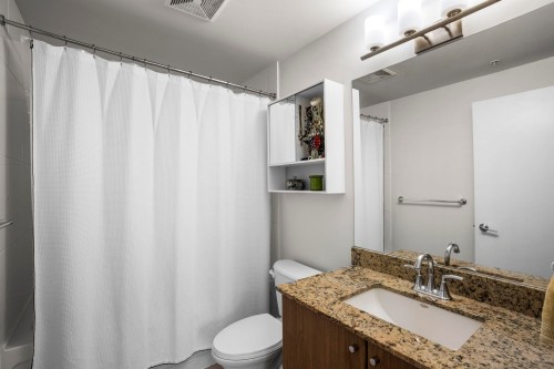 1908-280 Ross Drive, New Westminster, BC - Indoor Photo Showing Bathroom