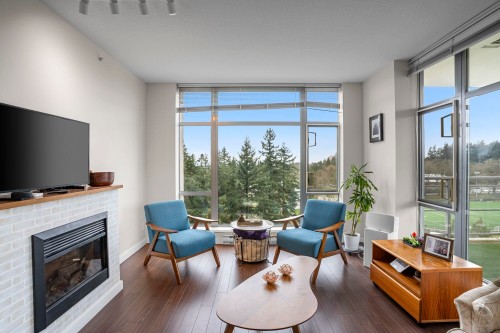 1908-280 Ross Drive, New Westminster, BC - Indoor Photo Showing Living Room With Fireplace