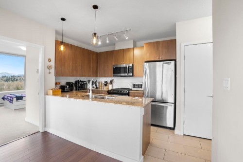 1908-280 Ross Drive, New Westminster, BC - Indoor Photo Showing Kitchen With Stainless Steel Kitchen With Double Sink