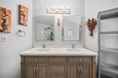 2253 Parkway Boulevard, Coquitlam, BC - Indoor Photo Showing Bathroom