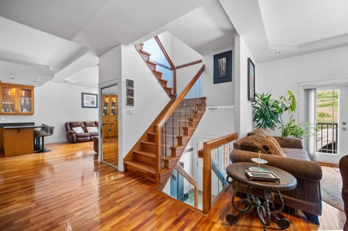 2253 Parkway Boulevard, Coquitlam, BC - Indoor