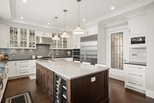 2011 36Th Avenue W, Vancouver, BC 
