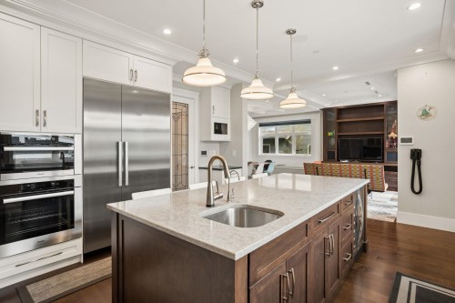 2011 36Th Avenue W, Vancouver, BC 