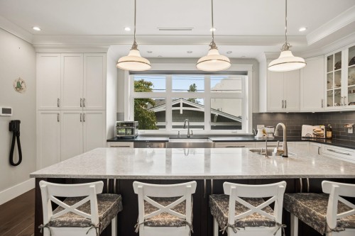 2011 36Th Avenue W, Vancouver, BC 
