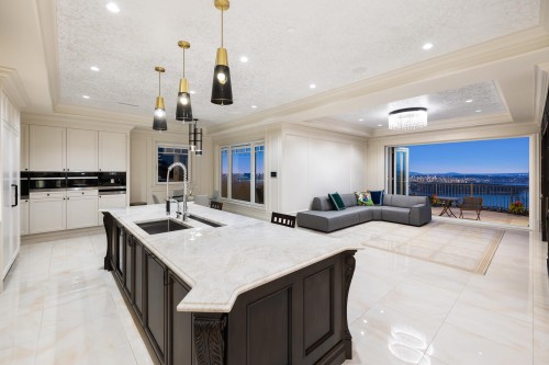 1365 Whitby Road, West Vancouver, BC 