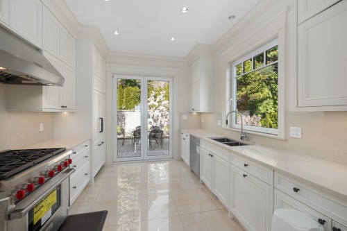 1365 Whitby Road, West Vancouver, BC 