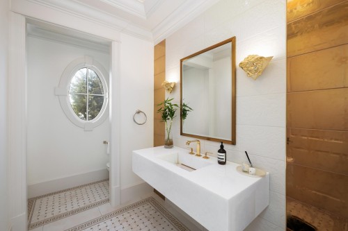 1365 Whitby Road, West Vancouver, BC 