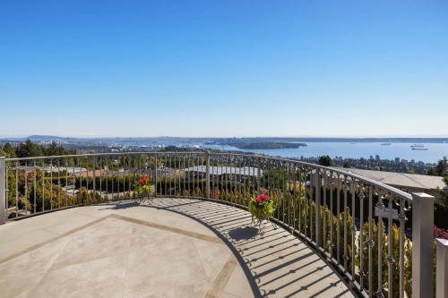 1365 Whitby Road, West Vancouver, BC 