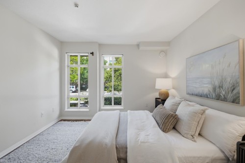 3018 4Th Avenue W, Vancouver, BC 