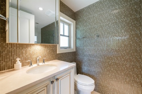1268 40Th Avenue W, Vancouver, BC 