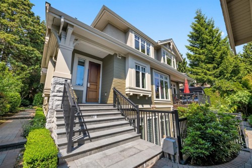 1268 40Th Avenue W, Vancouver, BC 