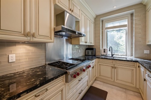 1268 40Th Avenue W, Vancouver, BC 