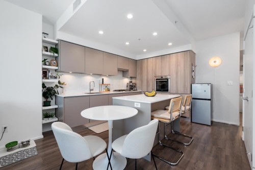 4111-3833 Evergreen Place, Burnaby, BC 