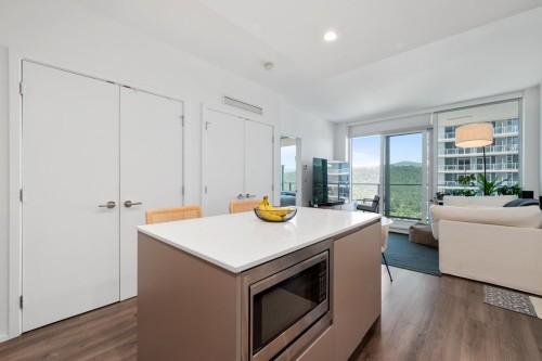 4111-3833 Evergreen Place, Burnaby, BC 
