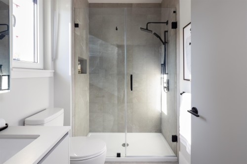 1341 21St Avenue E, Vancouver, BC 