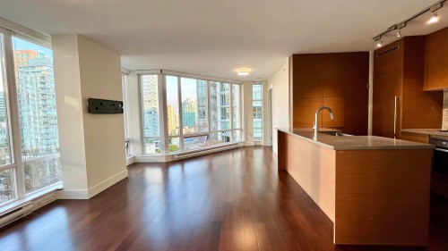 1107-565 Smithe Street  Vancouver, BC V6B 0E4