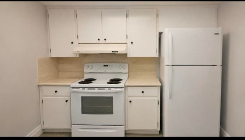 5350 Cecil Street, Vancouver, BC - Indoor Photo Showing Kitchen