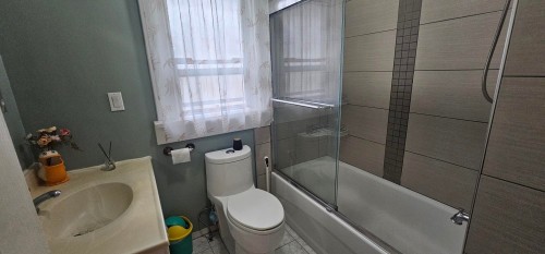 5350 Cecil Street, Vancouver, BC - Indoor Photo Showing Bathroom