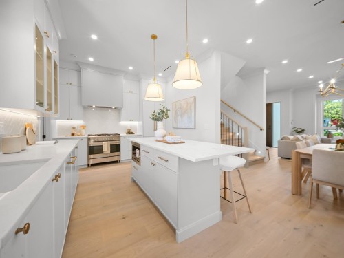 2-3786 Peter Street, Burnaby, BC 