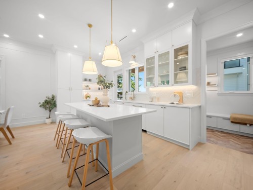 2-3786 Peter Street, Burnaby, BC 