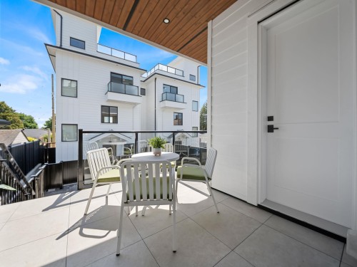2-3786 Peter Street, Burnaby, BC 