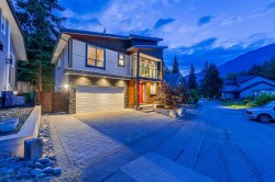 30-3295 Sunnyside Road Anmore, BC V3H 4Z4