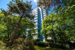 802-5425 Yew Street  Vancouver, BC V6M 3X7