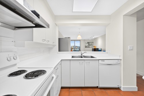 1106-7380 Elmbridge Way, Richmond, BC 