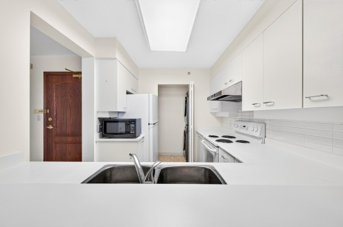 1106-7380 Elmbridge Way, Richmond, BC 