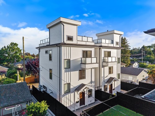 4-3786 Peter Street, Burnaby, BC 