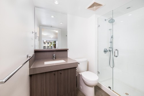 305-231 Pender Street E, Vancouver, BC 