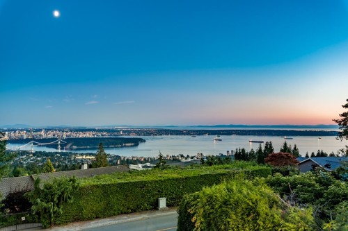 1441 Chartwell Drive, West Vancouver, BC 