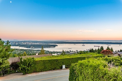 1441 Chartwell Drive, West Vancouver, BC 