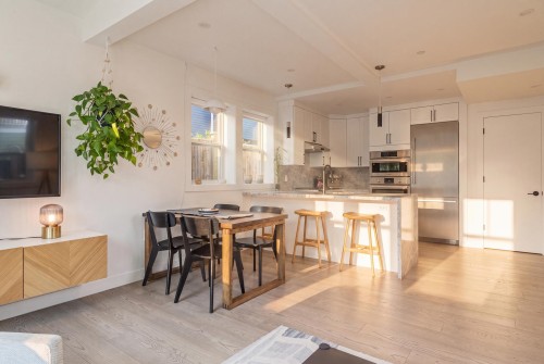 1372 10Th Avenue E, Vancouver, BC 