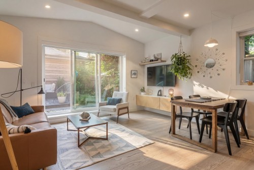 1372 10Th Avenue E, Vancouver, BC 