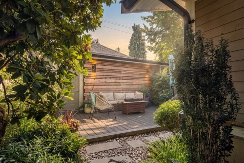 1372 10Th Avenue E, Vancouver, BC 