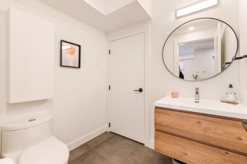 1372 10Th Avenue E, Vancouver, BC 