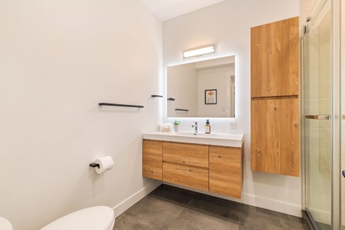 1372 10Th Avenue E, Vancouver, BC 