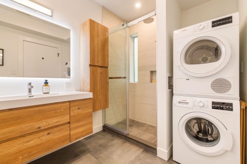 1372 10Th Avenue E, Vancouver, BC 
