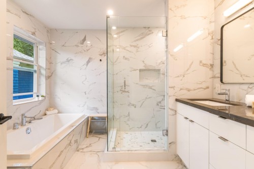 1372 10Th Avenue E, Vancouver, BC 