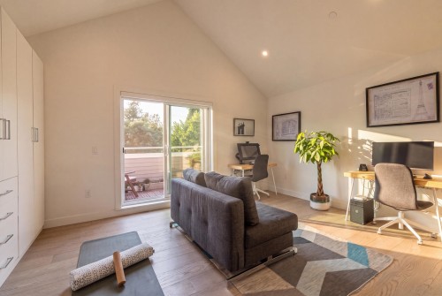 1372 10Th Avenue E, Vancouver, BC 