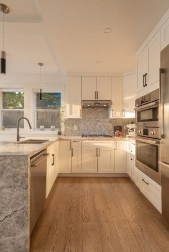 1372 10Th Avenue E, Vancouver, BC 