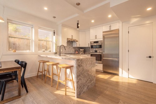 1372 10Th Avenue E, Vancouver, BC 
