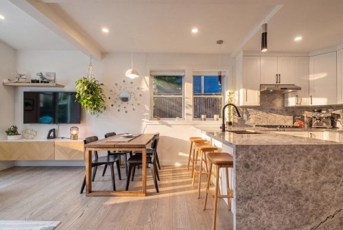 1372 10Th Avenue E, Vancouver, BC 