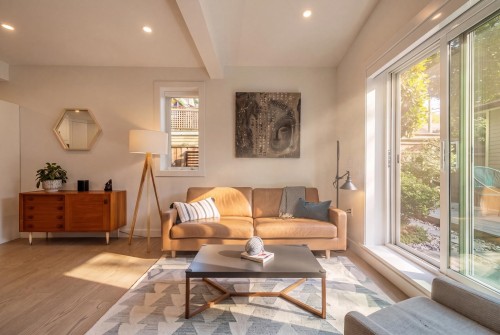 1372 10Th Avenue E, Vancouver, BC 