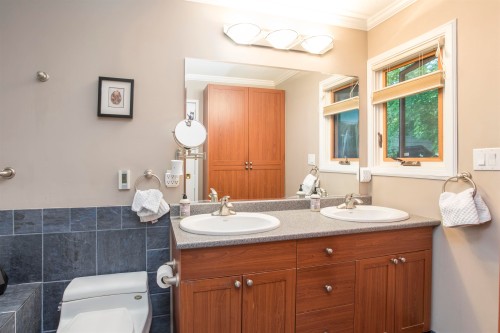 1989 Cedar Village Crescent, North Vancouver, BC 