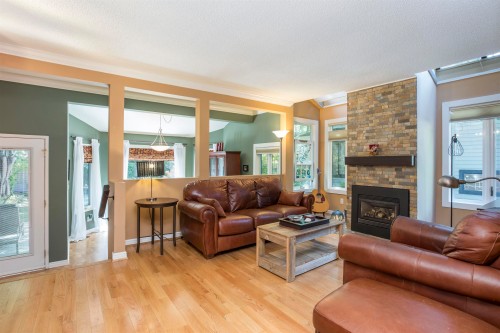 1989 Cedar Village Crescent, North Vancouver, BC 